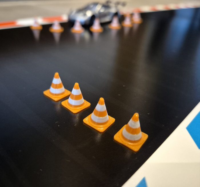 Verkehrskegel Pylonen für Carrera Hybrid – Bild 7