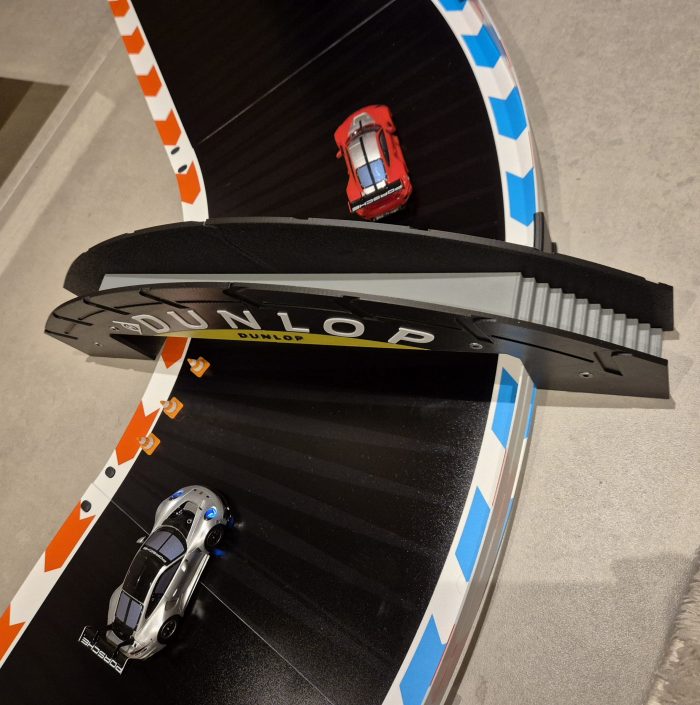 Dunlop Bogen Treppe Überführung für Carrera Hybrid – Bild 3