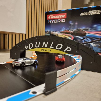 Dunlop Bogen Treppe Überführung für Carrera Hybrid