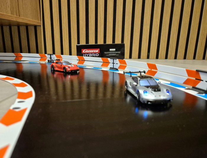 Leitplanke für Carrera Hybrid – Bild 1