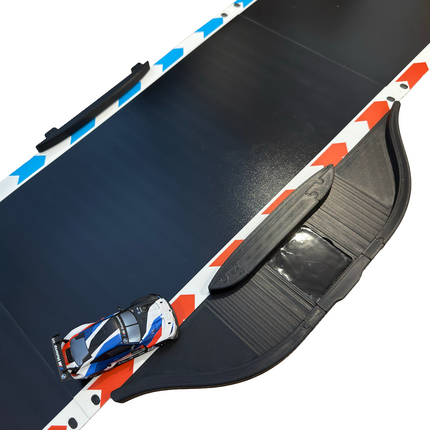 Boxengasse mit Reifenreiniger f&uuml;r Carrera Hybrid